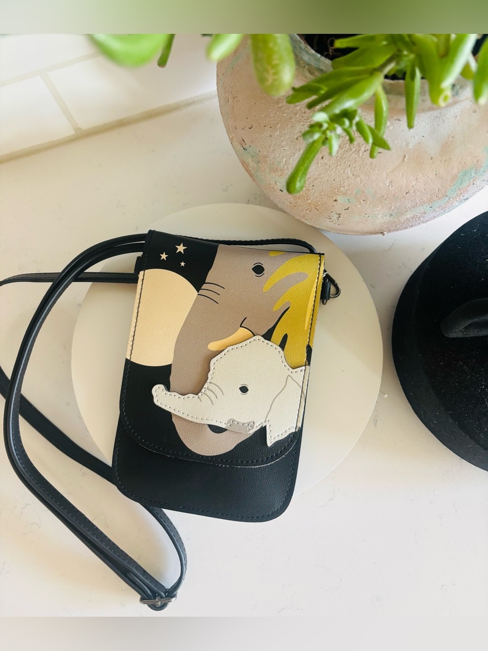 Zoo Parks Leather Elephant Crossbody 🖤🐘